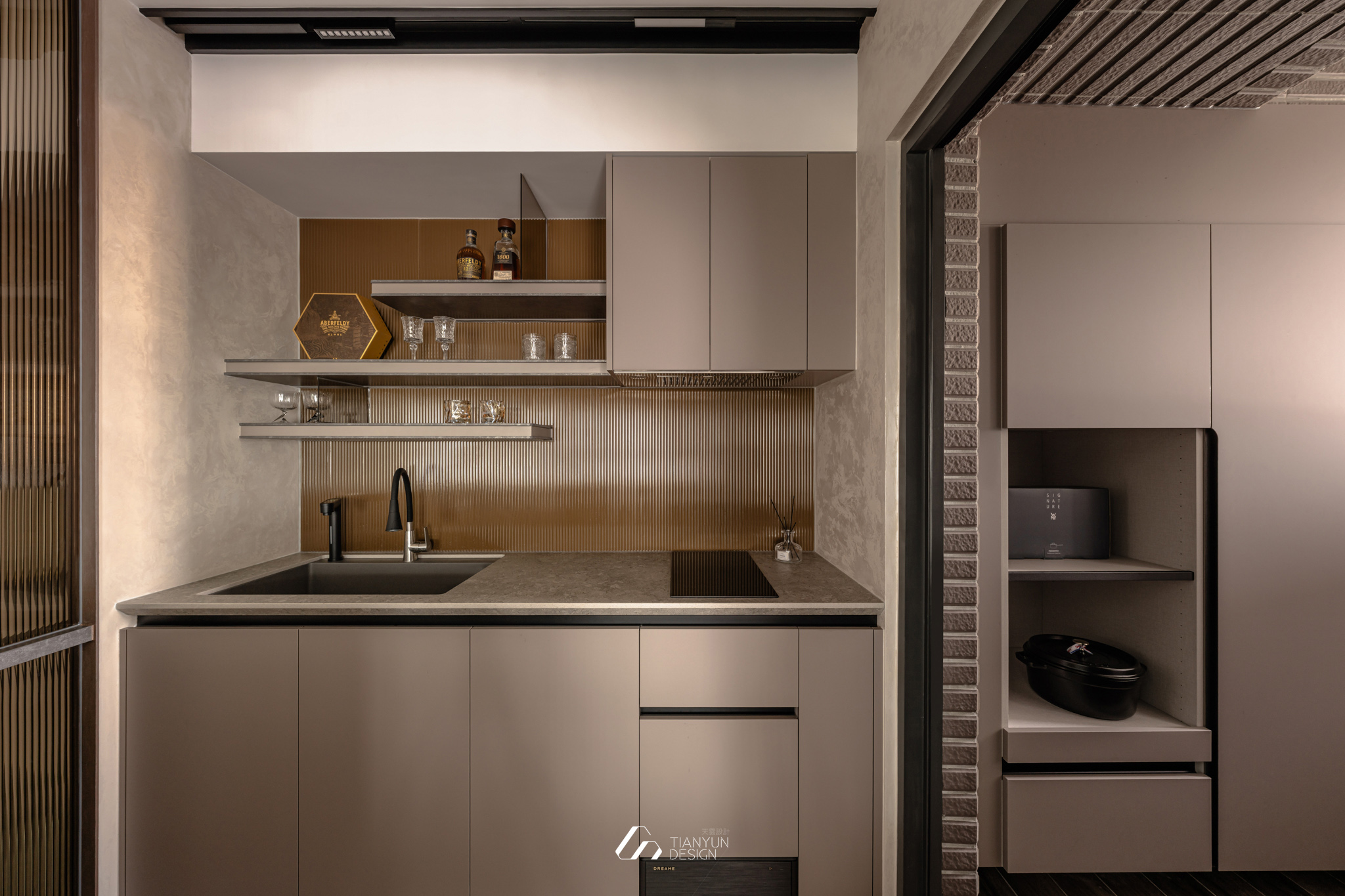 天雲流光 / 現代風