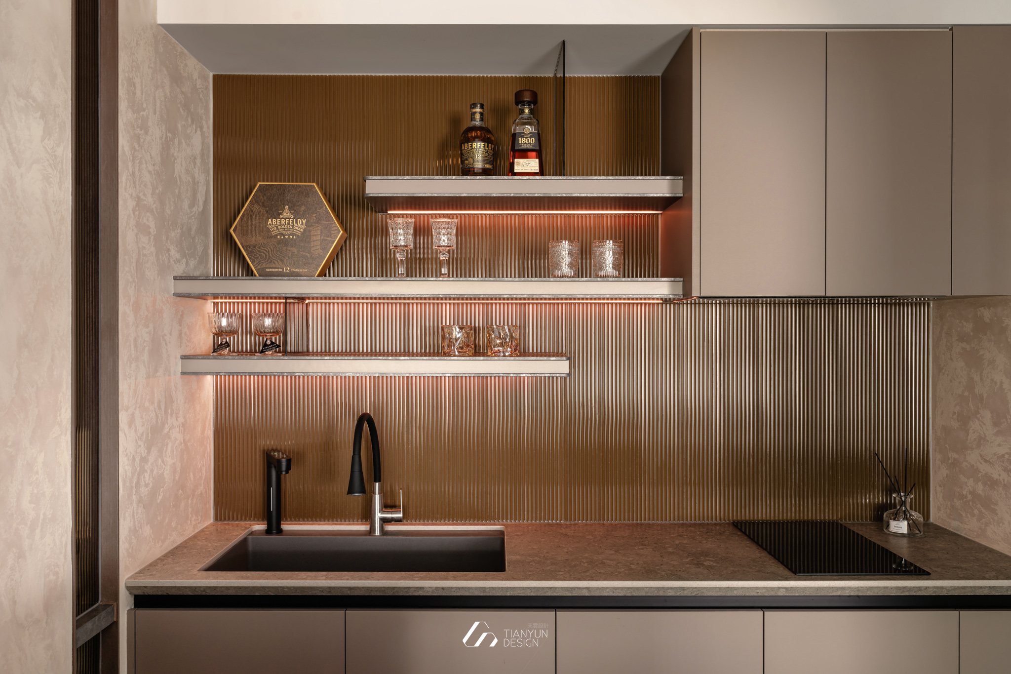 天雲流光 / 現代風